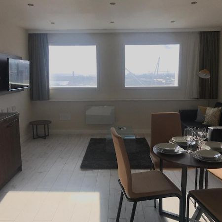Quay Apartments Clarence House 뉴포트 외부 사진
