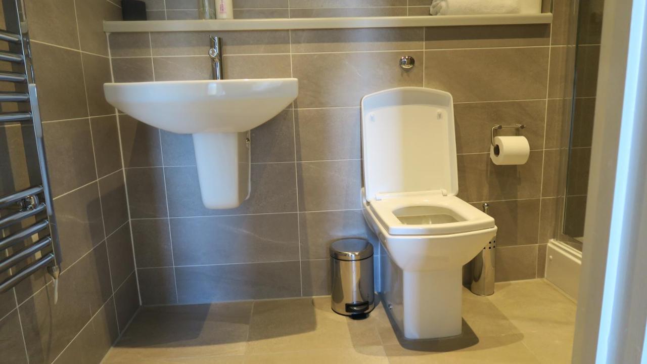 Quay Apartments Clarence House 뉴포트 외부 사진