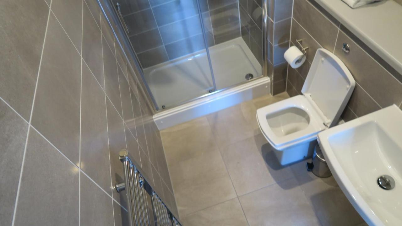 Quay Apartments Clarence House 뉴포트 외부 사진