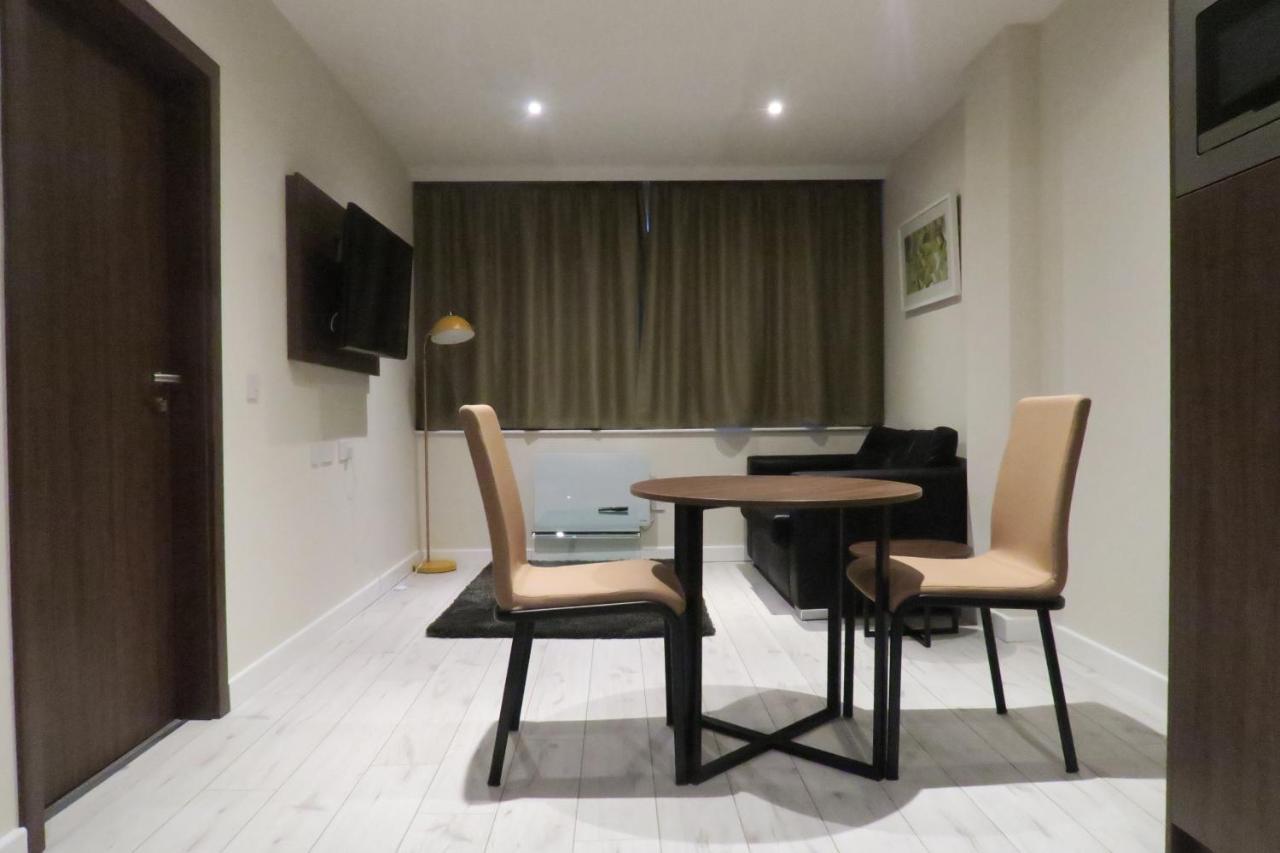 Quay Apartments Clarence House 뉴포트 외부 사진