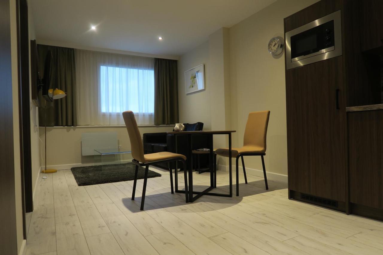 Quay Apartments Clarence House 뉴포트 외부 사진