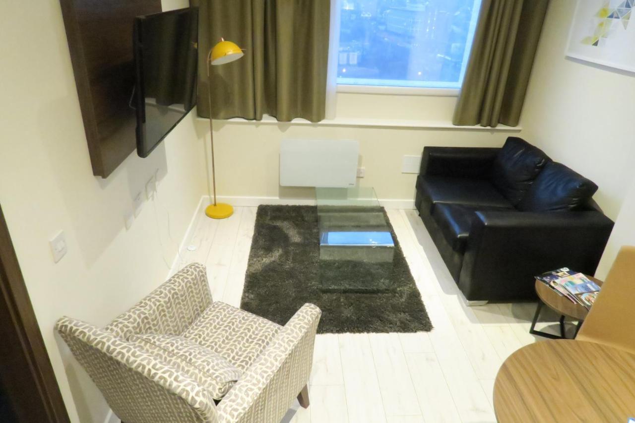 Quay Apartments Clarence House 뉴포트 외부 사진