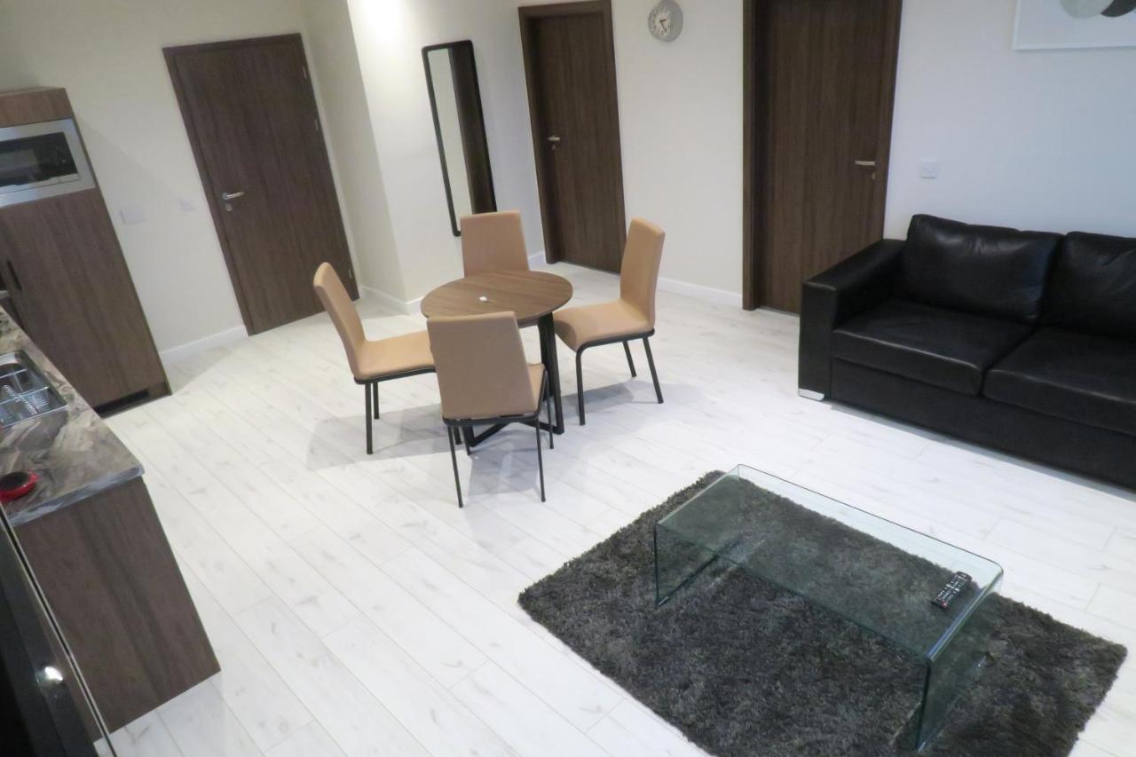 Quay Apartments Clarence House 뉴포트 외부 사진