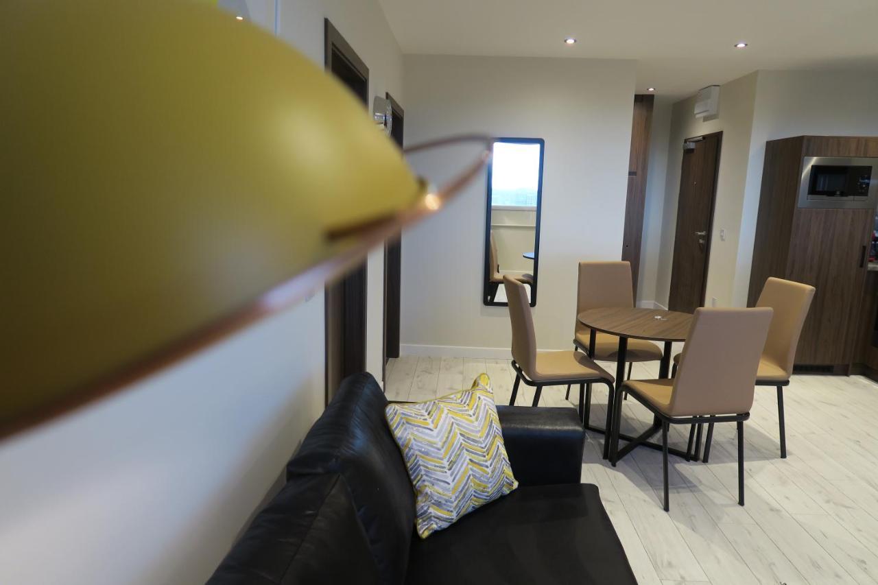 Quay Apartments Clarence House 뉴포트 외부 사진