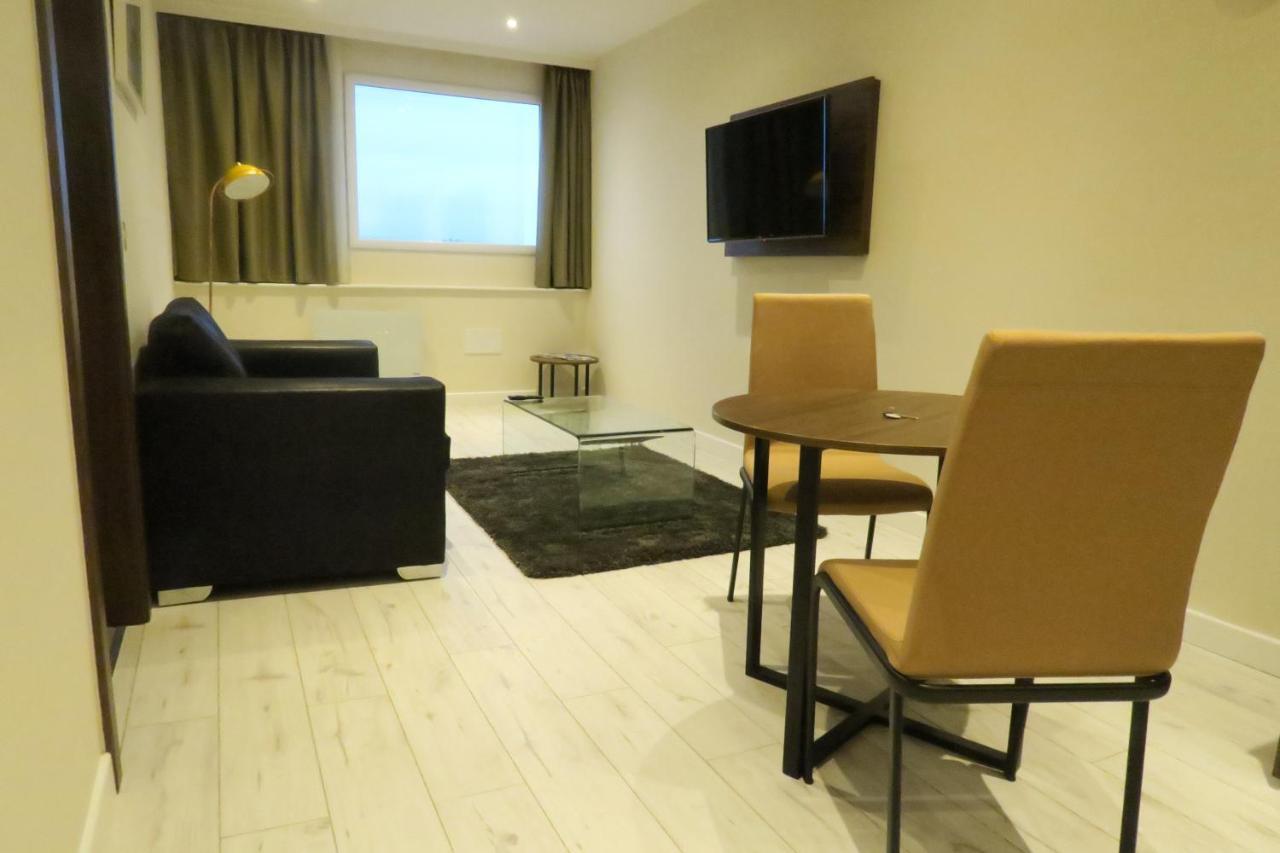 Quay Apartments Clarence House 뉴포트 외부 사진