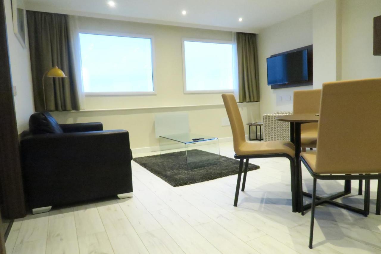 Quay Apartments Clarence House 뉴포트 외부 사진