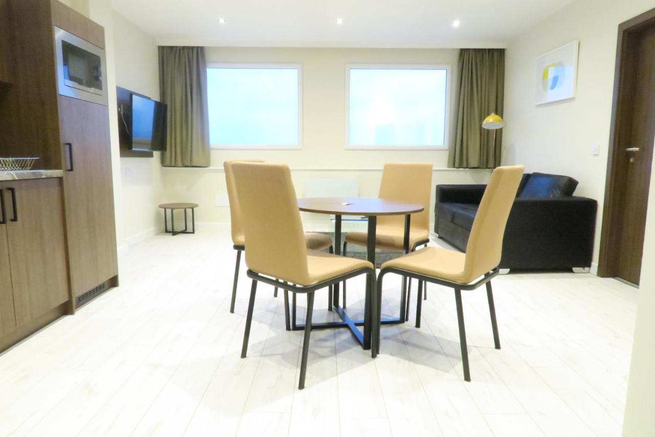 Quay Apartments Clarence House 뉴포트 외부 사진