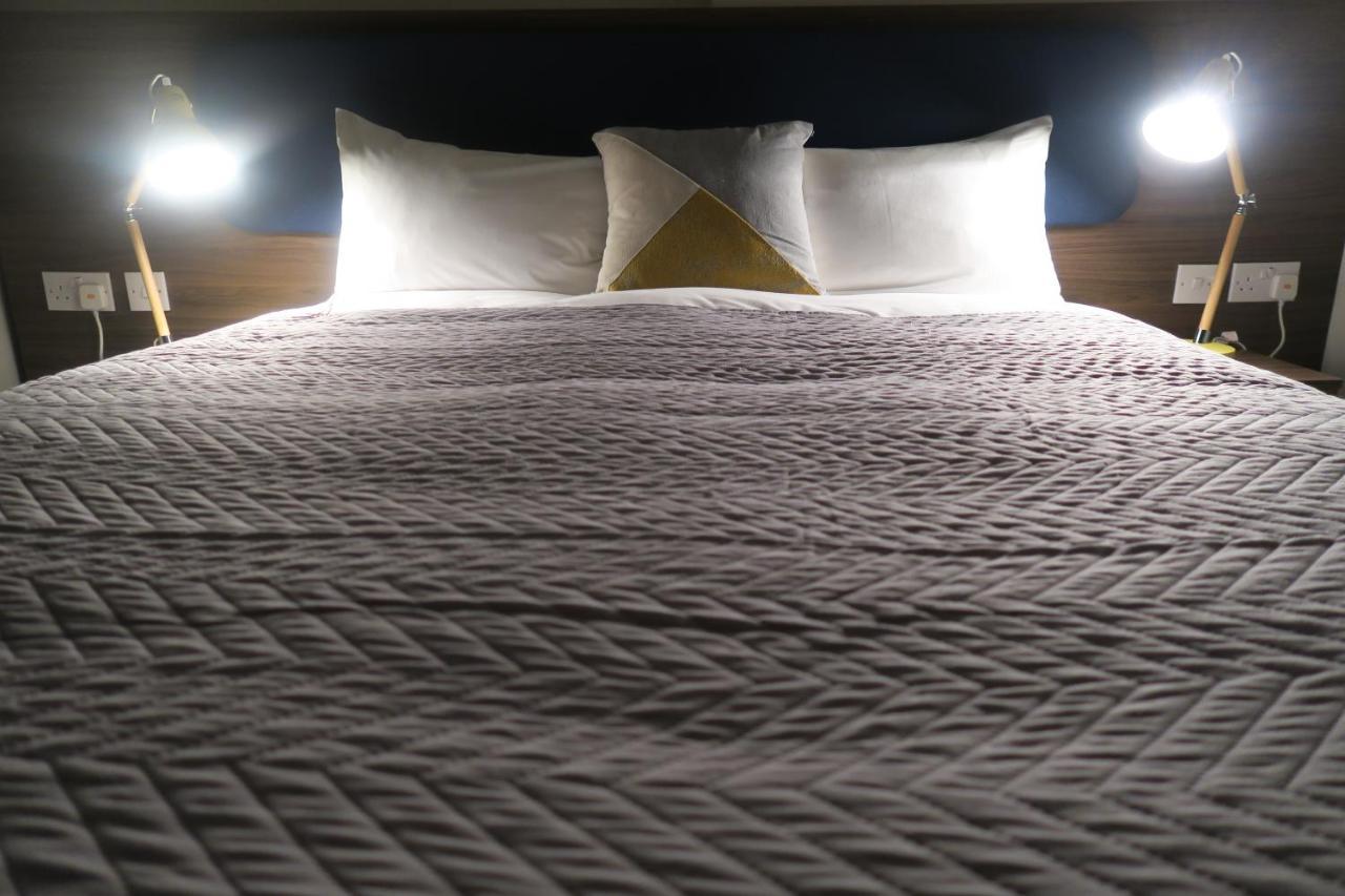 Quay Apartments Clarence House 뉴포트 외부 사진